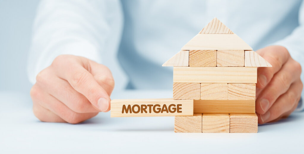 Selling your house when you have a mortgage: What to expect