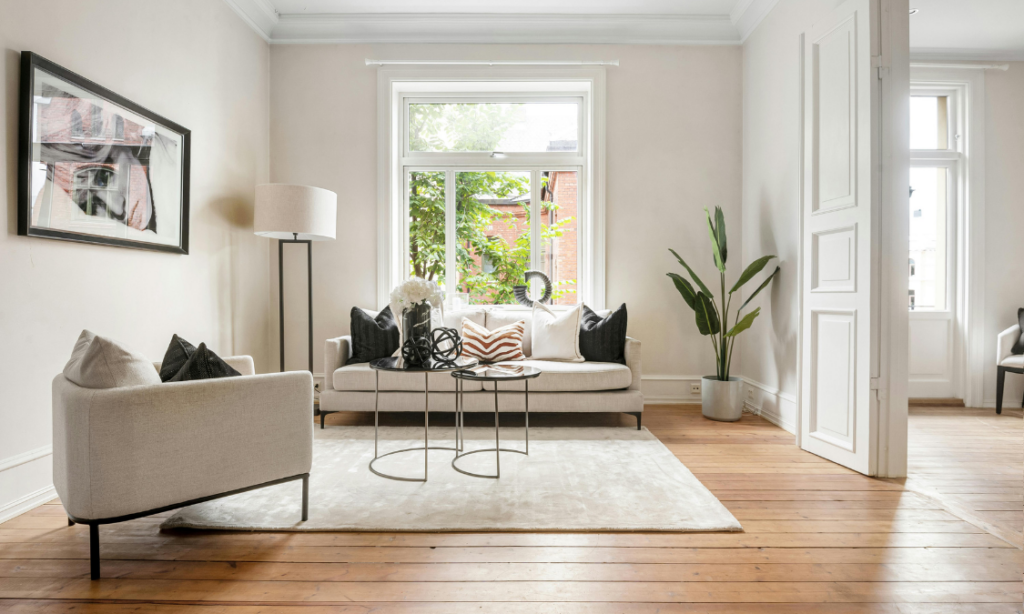 Bright living room in a well-presented home, representing Ayr homes attracting strong buyer demand and closing dates in 2026.